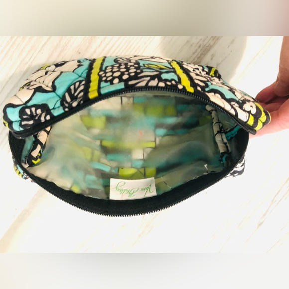 Vera Bradley Cosmetic Bag - Bright and colorful bag - Spring - Summer - make up - Picture 2 of 5